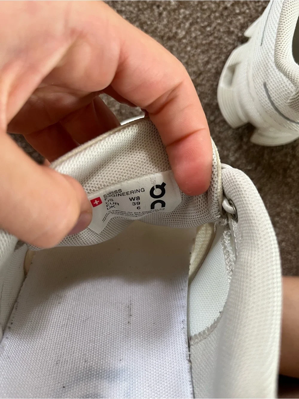On Cloud Cloud 6 Lifestyle Sneaker - Picture 7 of 7